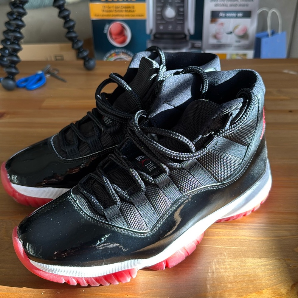 Men’s Air Jordan Bred 11s